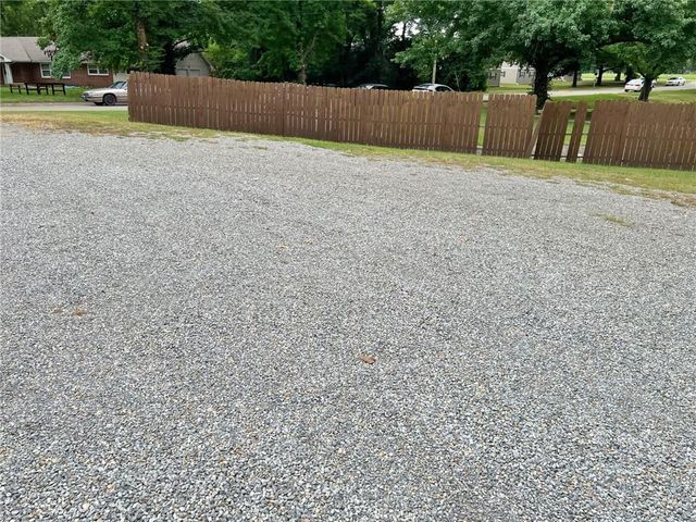 2006 S Elm Street, Pittsburg, KS 66762