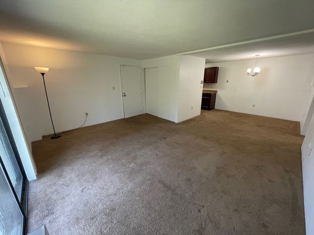 17 Village Rock Lane 14, Natick, MA 01760