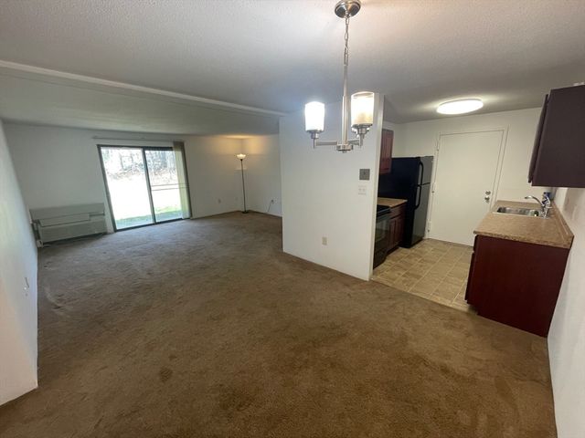 17 Village Rock Lane 14, Natick, MA 01760