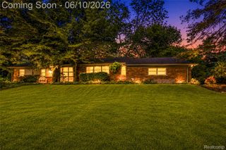 3887 Stonecrest Road, West Bloomfield Charter Township, MI 48322