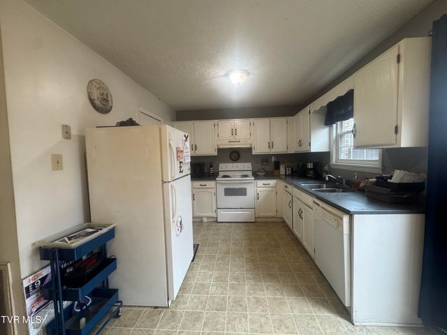 121 Towneview Estates Drive 1, Elizabethton, TN 37643