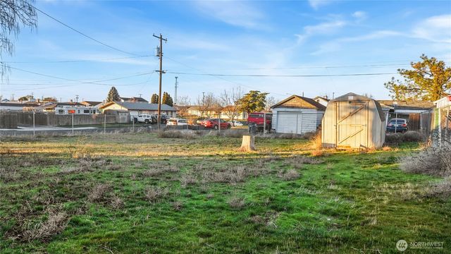 205 E Cedar Street, Othello, WA 99344