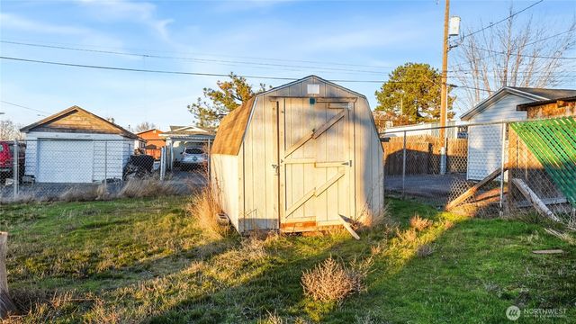 205 E Cedar Street, Othello, WA 99344