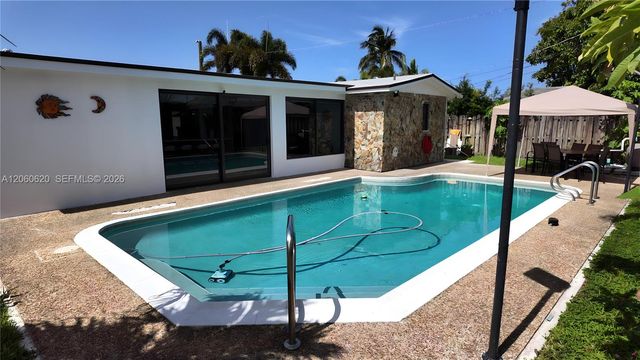 8550 NW 26th Street, Sunrise, FL 33322