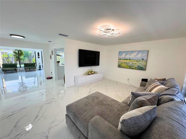 8550 NW 26th Street, Sunrise, FL 33322