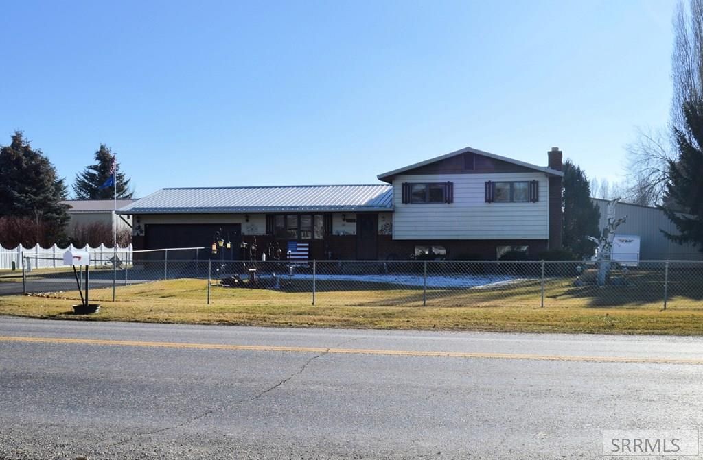 Image 2 of property listing at 1110 E 65th N, Idaho Falls, ID 83401