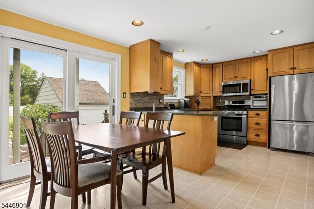 419 Ridgeview Ave, Scotch Plains Twp., NJ 07076