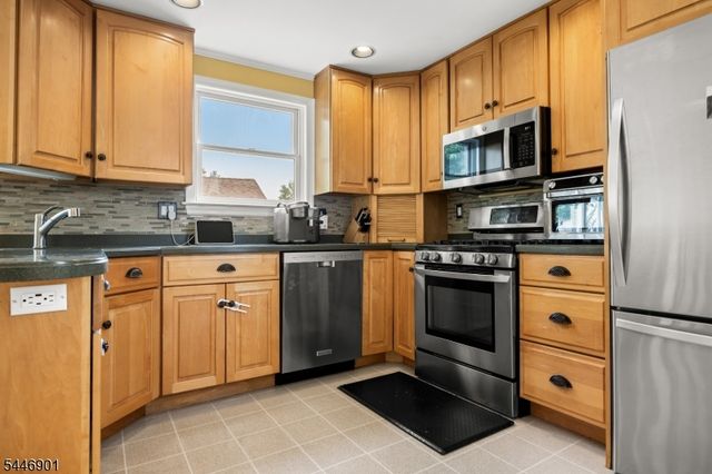 419 Ridgeview Ave, Scotch Plains Twp., NJ 07076