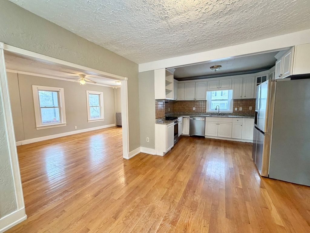 3 Rockland St, Fitchburg, MA 01420