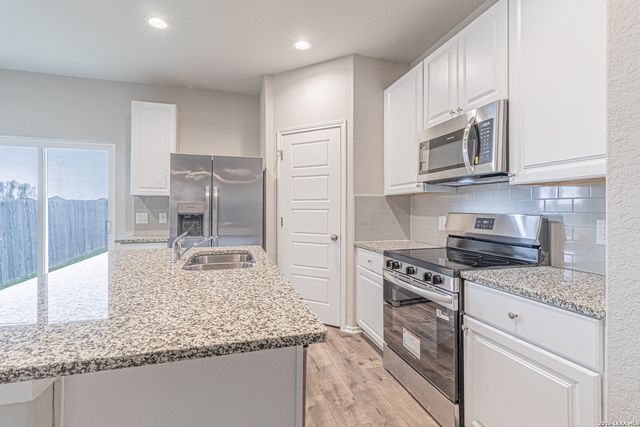 5919 Olson Bluffs, San Antonio, TX 78252