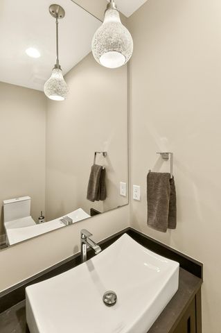 933 Fox Valley Place SW, Rochester, MN 55902