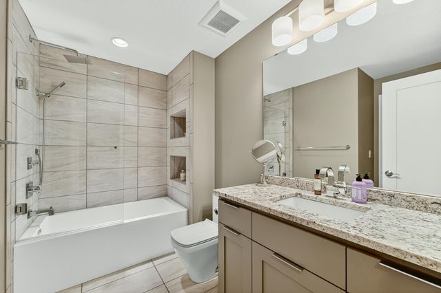 933 Fox Valley Place SW, Rochester, MN 55902