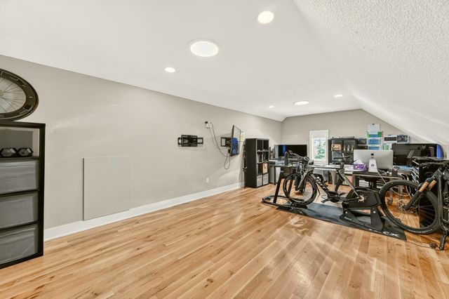 933 Fox Valley Place SW, Rochester, MN 55902