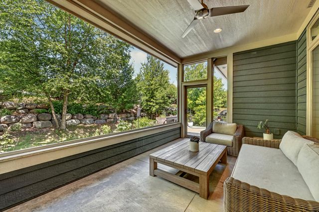 933 Fox Valley Place SW, Rochester, MN 55902