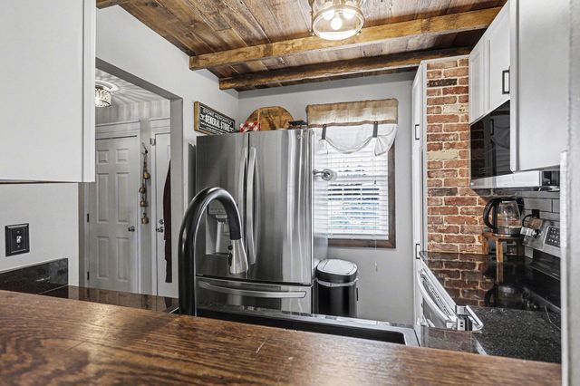 5886 Blendon Place Drive, 4D, Columbus, OH 43230