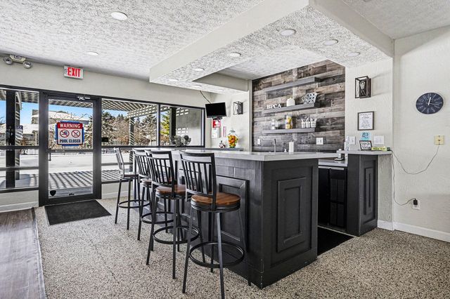 5886 Blendon Place Drive, 4D, Columbus, OH 43230