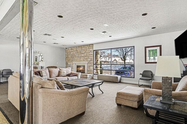 5886 Blendon Place Drive, 4D, Columbus, OH 43230