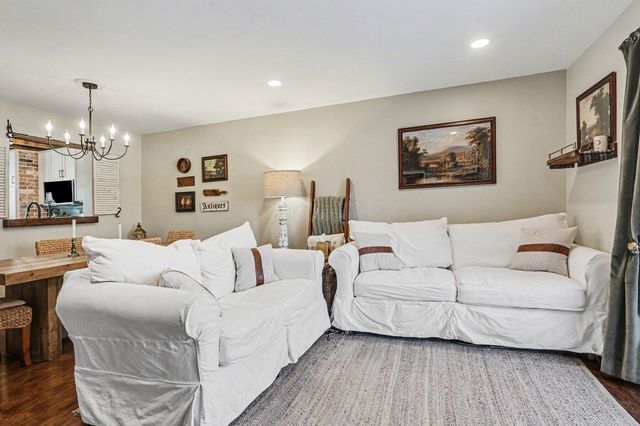 5886 Blendon Place Drive, 4D, Columbus, OH 43230