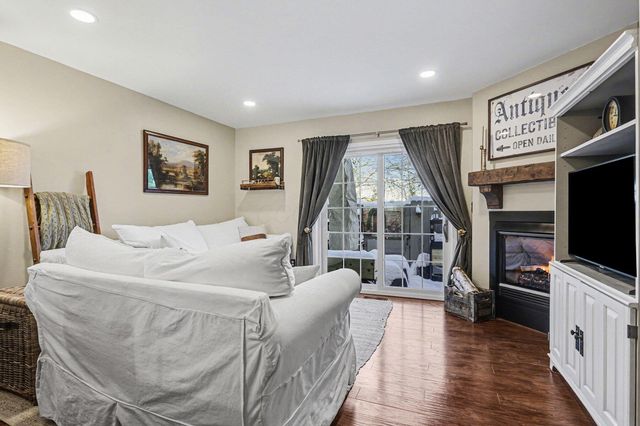 5886 Blendon Place Drive, 4D, Columbus, OH 43230