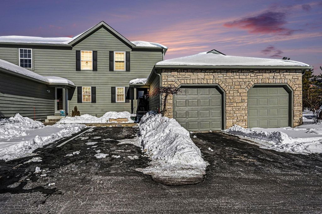 5886 Blendon Place Drive, 4D, Columbus, OH 43230