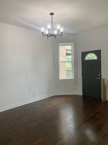 4421 W Monroe Street, Chicago, IL 60624