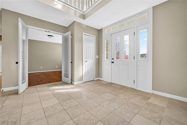 6724 Larch Court, Oakwood Village, OH 44146