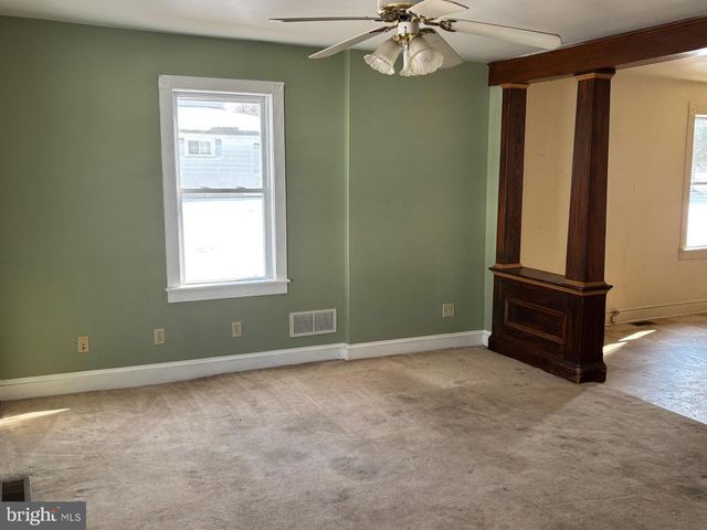 18 CHERRY ST, Pedricktown, NJ 08067