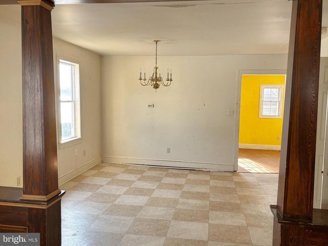 18 CHERRY ST, Pedricktown, NJ 08067