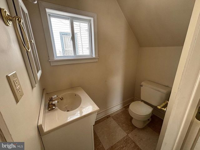 18 CHERRY ST, Pedricktown, NJ 08067