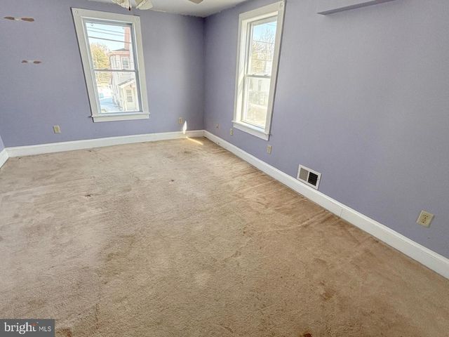 18 CHERRY ST, Pedricktown, NJ 08067