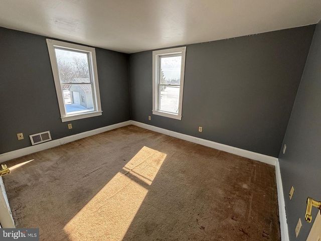 18 CHERRY ST, Pedricktown, NJ 08067