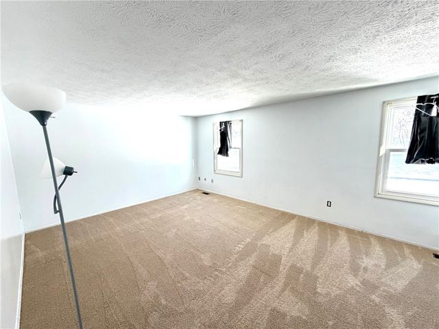 242 Quail Run Rd, Peters Twp, PA 15367