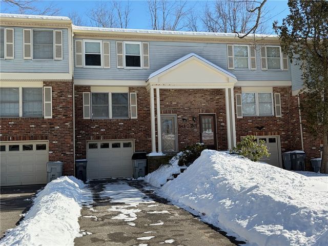 242 Quail Run Rd, Peters Twp, PA 15367