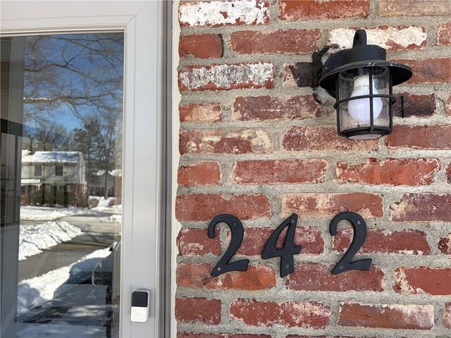 242 Quail Run Rd, Peters Twp, PA 15367