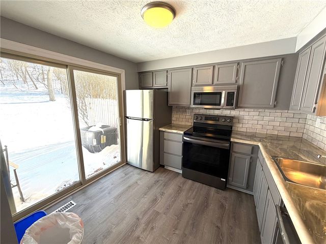 242 Quail Run Rd, Peters Twp, PA 15367