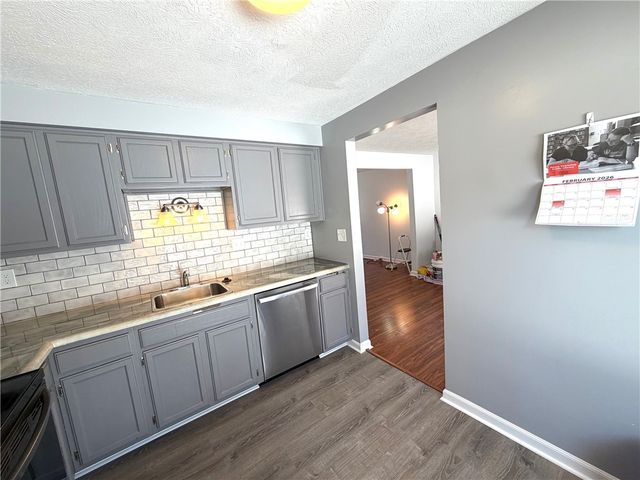 242 Quail Run Rd, Peters Twp, PA 15367