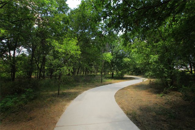 8604 Treeline Parkway, Justin, TX 76247