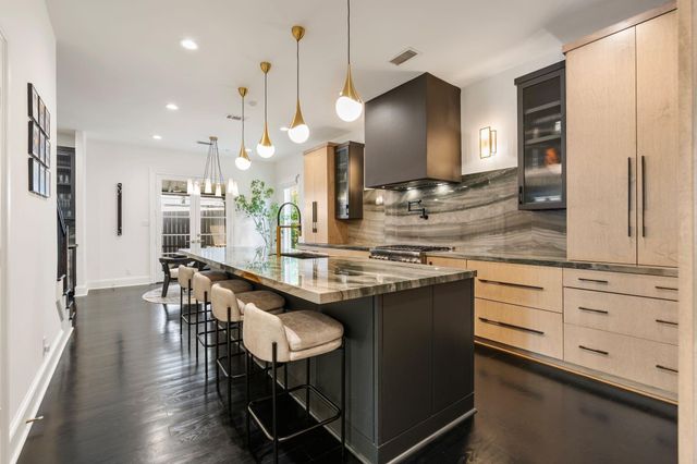 3960 W Alabama Street, Houston, TX 77027