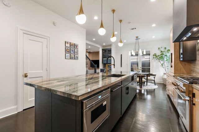 3960 W Alabama Street, Houston, TX 77027
