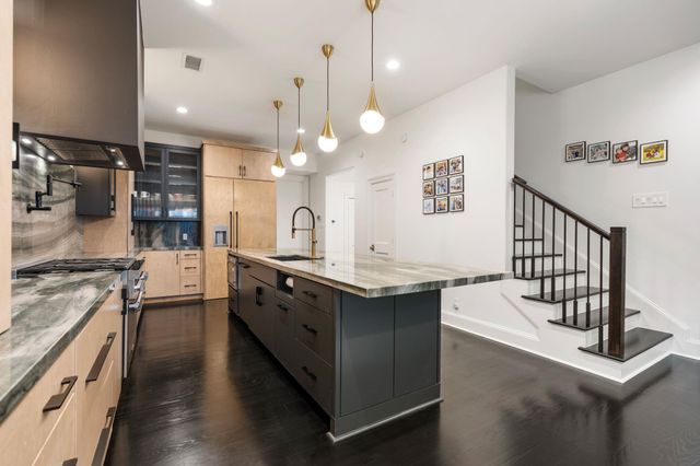 3960 W Alabama Street, Houston, TX 77027