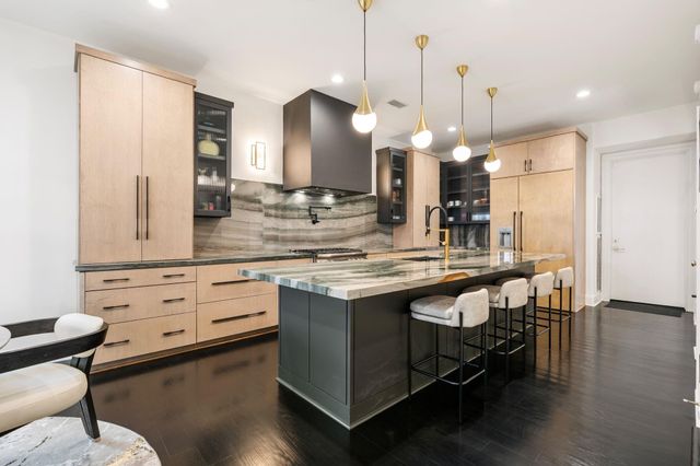 3960 W Alabama Street, Houston, TX 77027