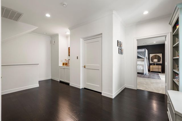 3960 W Alabama Street, Houston, TX 77027