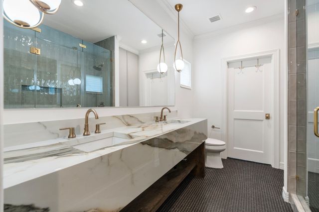 3960 W Alabama Street, Houston, TX 77027