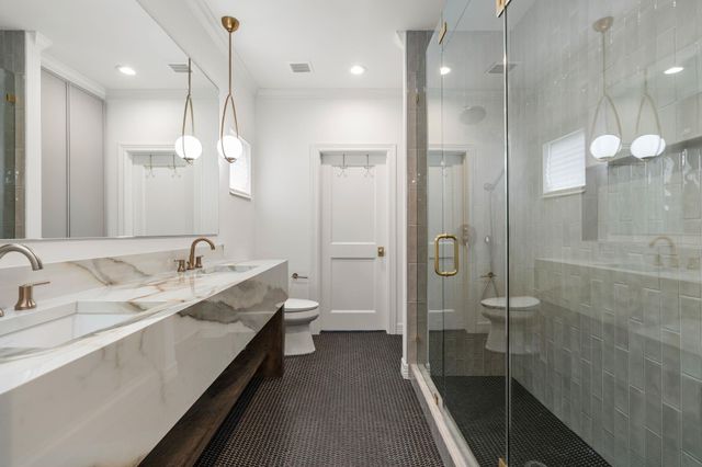 3960 W Alabama Street, Houston, TX 77027