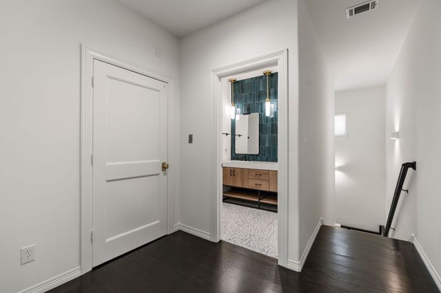 3960 W Alabama Street, Houston, TX 77027