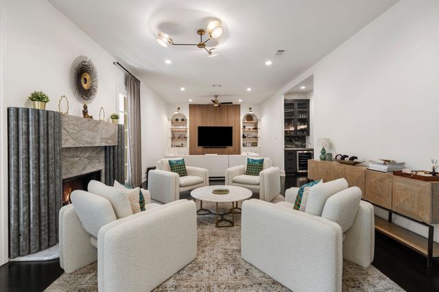 3960 W Alabama Street, Houston, TX 77027