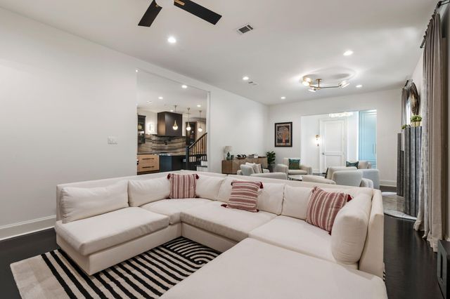 3960 W Alabama Street, Houston, TX 77027