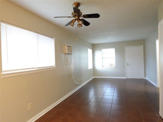 7516 Lockwood Drive, Houston, TX 77016