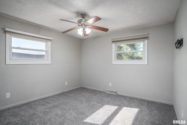 4240 4TH Avenue, East Moline, IL 61244