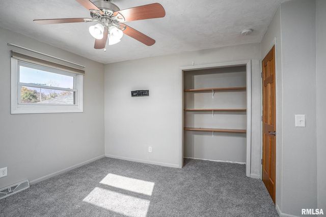 4240 4TH Avenue, East Moline, IL 61244